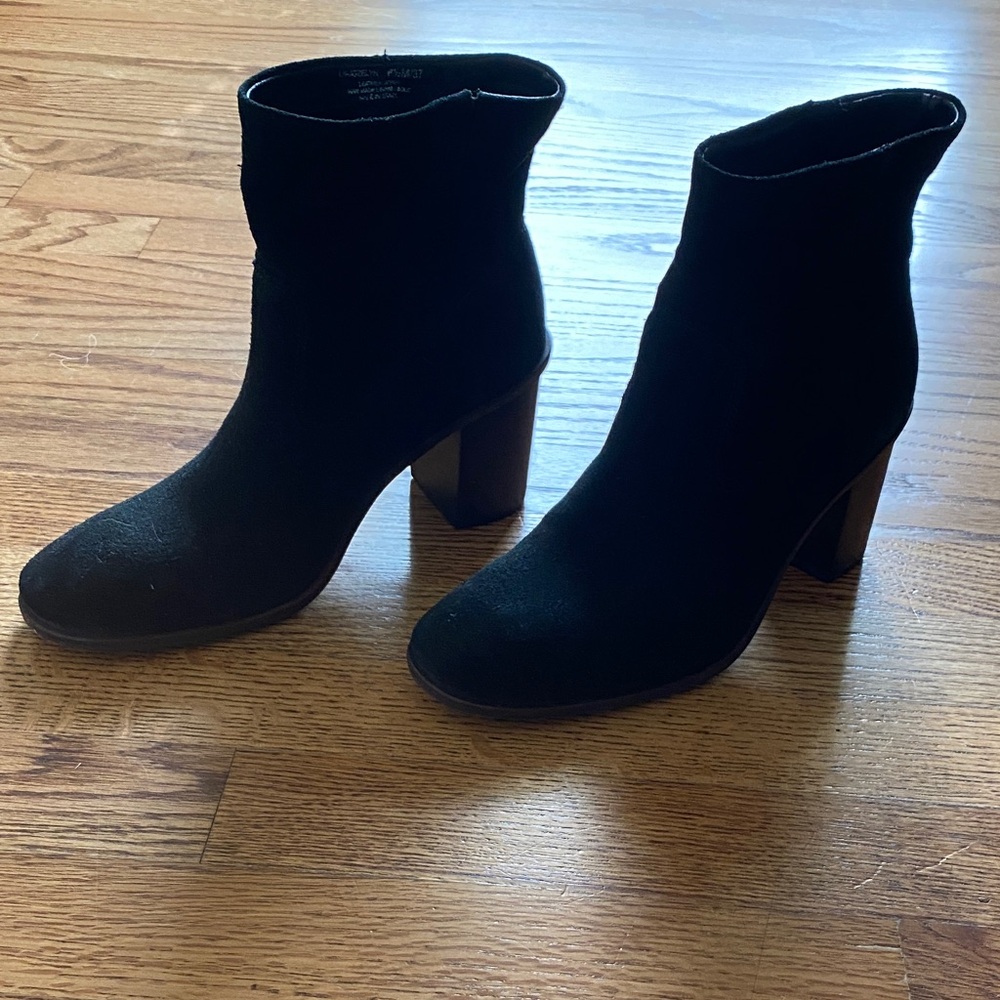 Elegant Black Ankle Boots